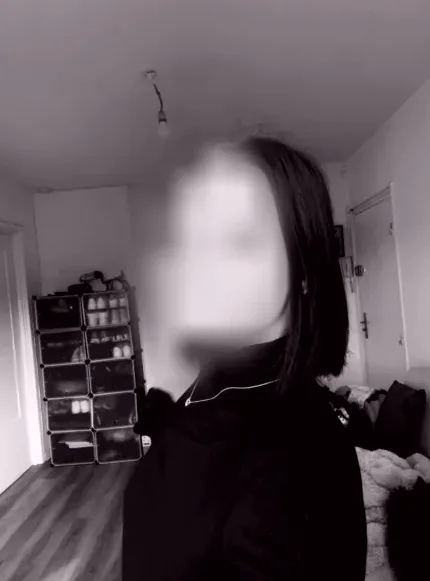 Amira, 18