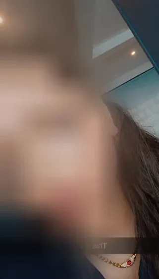 Julia, 29