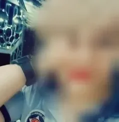 Lara, 36