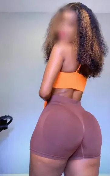 Melanie, 37