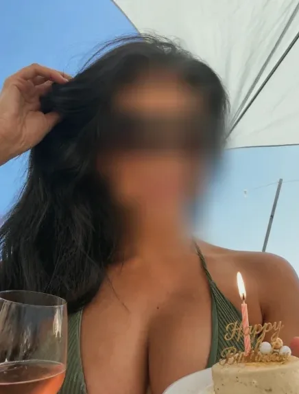 Neele, 40