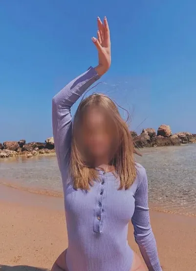 Nina, 27