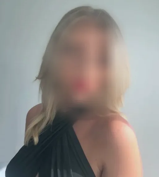 Paula, 32