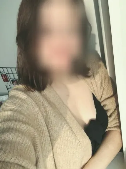 Sandra, 30