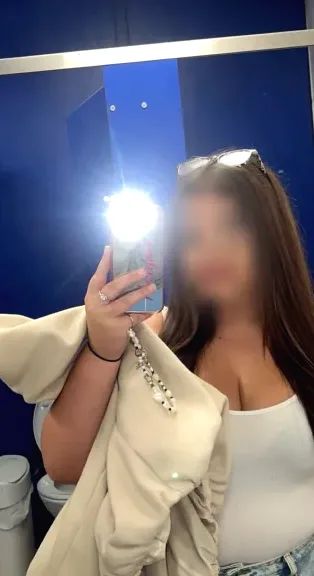 Yvonne, 18